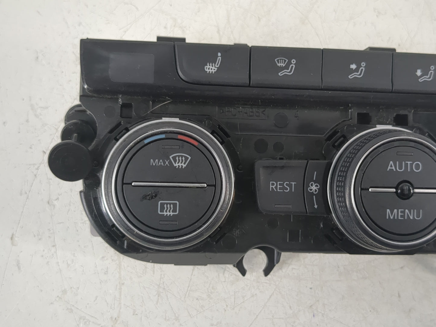 2019 Volkswagen Atlas Climate Control Module Temperature AC/Heater Replacement P/N:3CN907044L Fits OEM Used Auto Parts - Oem