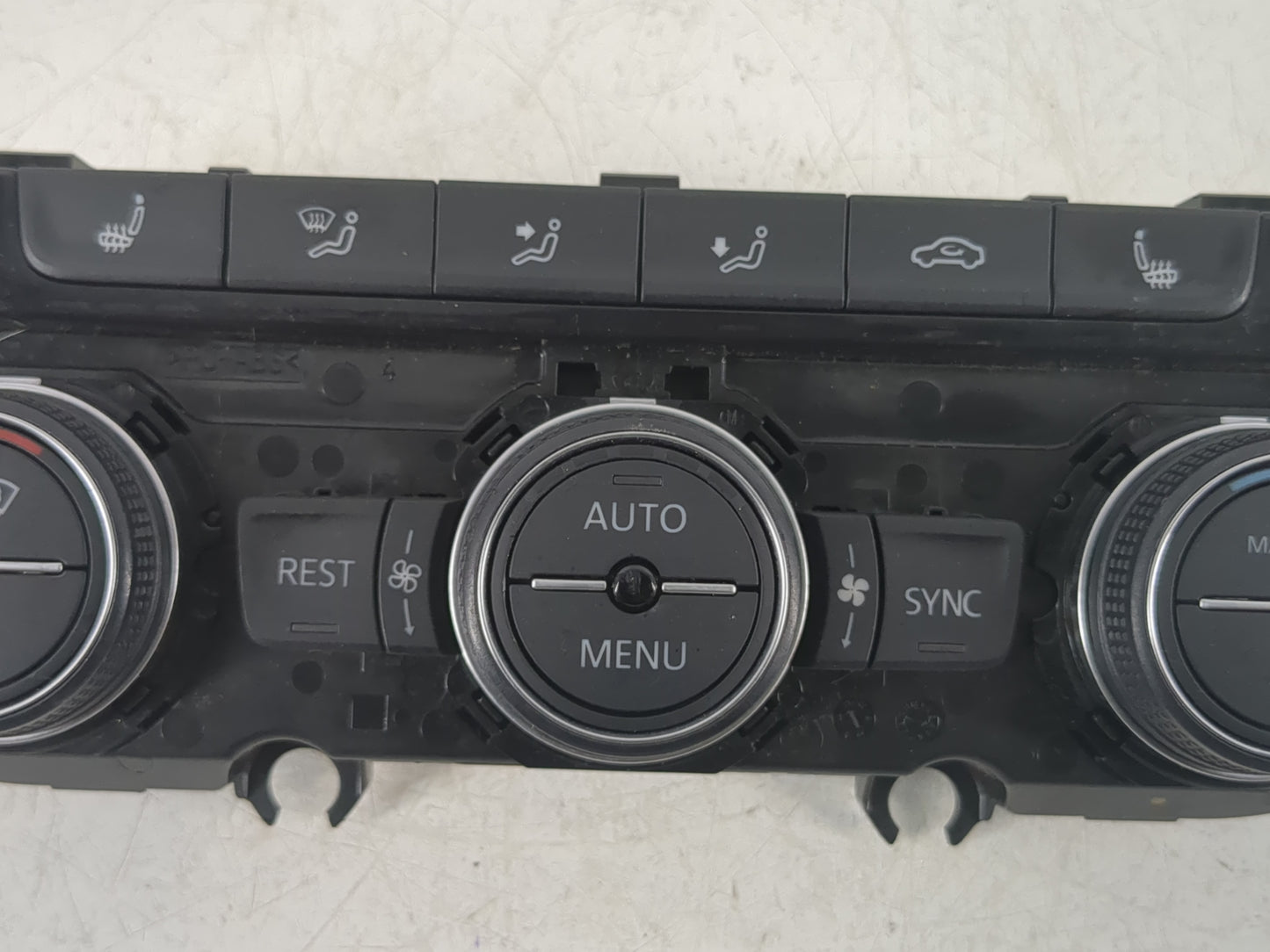 2019 Volkswagen Atlas Climate Control Module Temperature AC/Heater Replacement P/N:3CN907044L Fits OEM Used Auto Parts - Oem