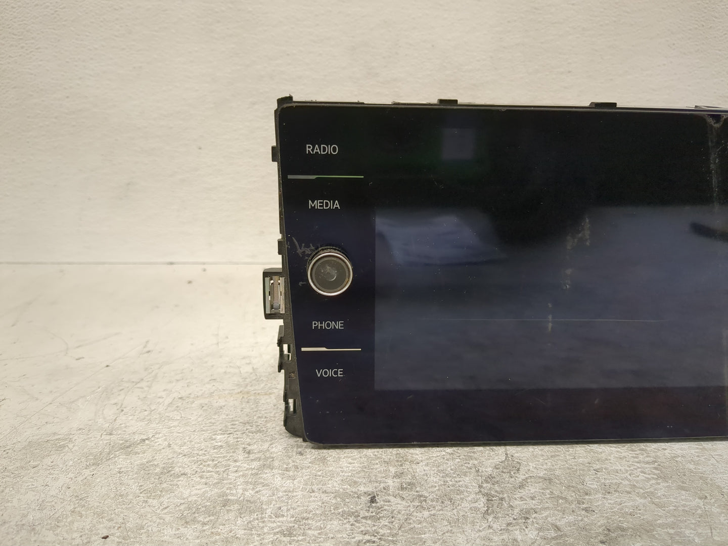 Volkswagen Atlas Information Display Screen - Oemusedautoparts1.com