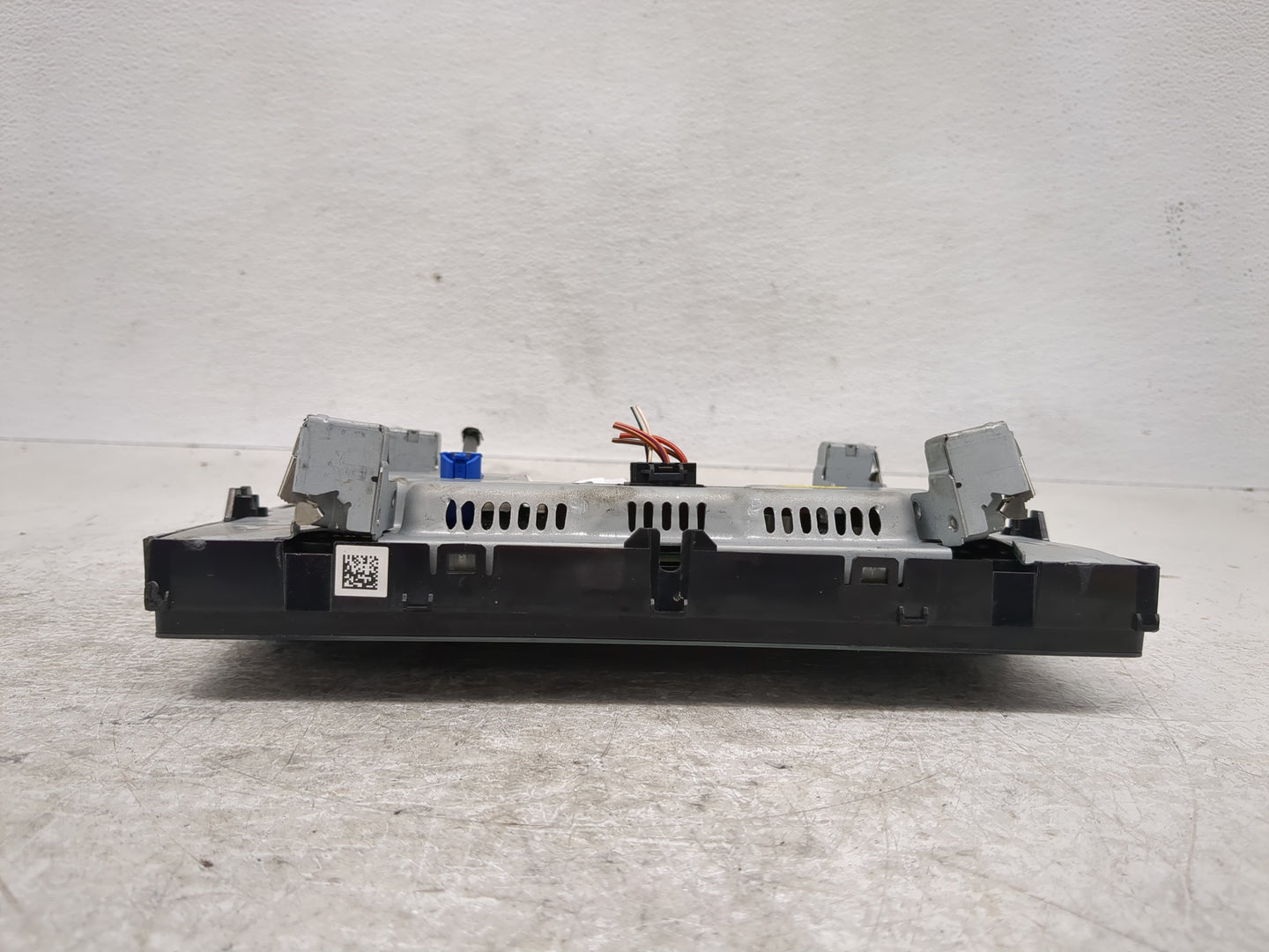 Volkswagen Atlas Information Display Screen - Oemusedautoparts1.com