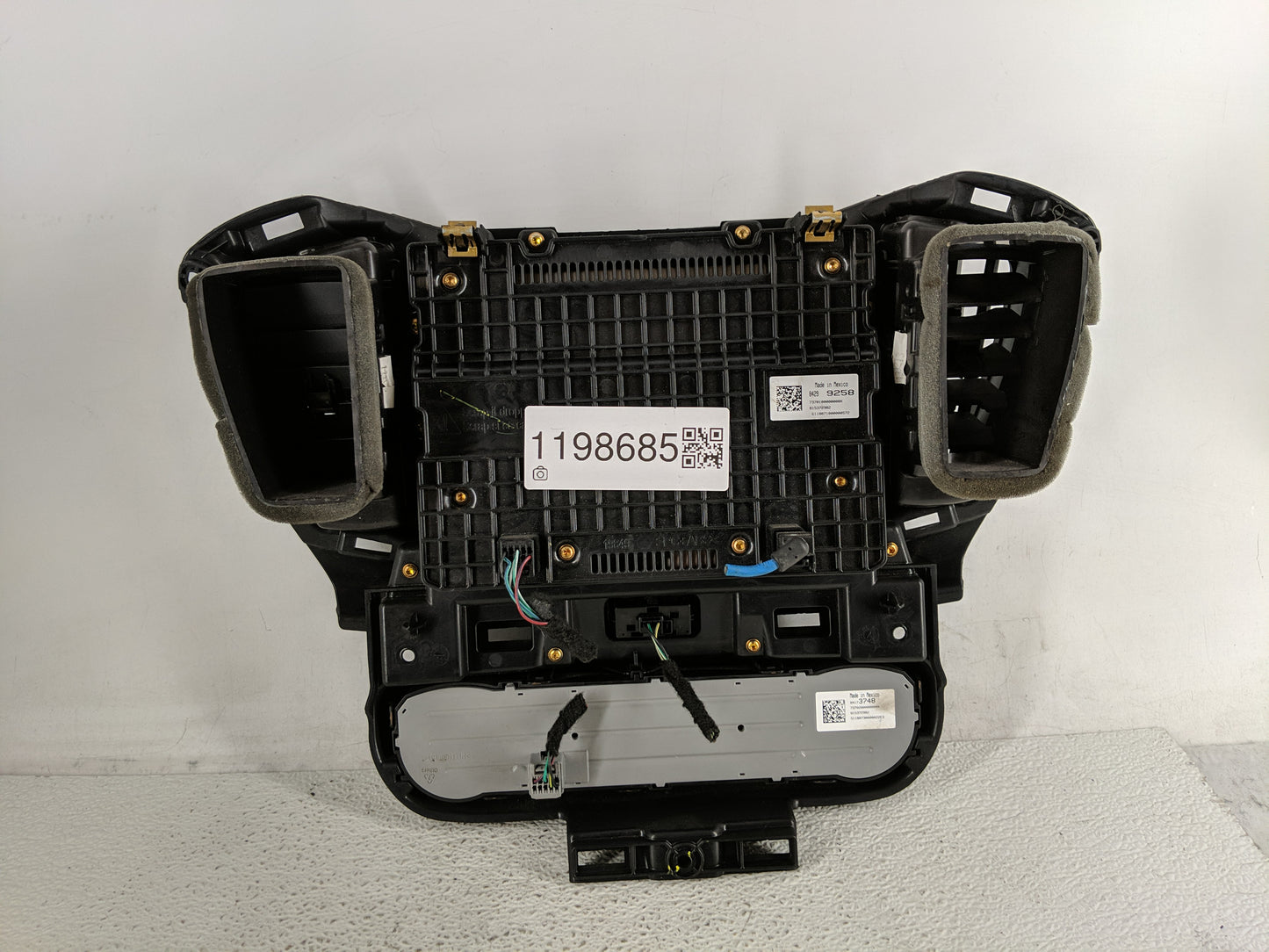 2019 Volkswagen Atlas Climate Control Module Temperature AC/Heater Replacement P/N:3CN907044L Fits OEM Used Auto Parts - Oem