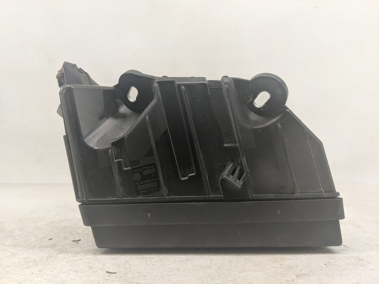 2020-2022 Volkswagen Atlas Fusebox Fuse Box Panel Relay Module P/N:5Q0 937 732 Fits Fits 2020 2021 2022 OEM Used Auto Parts 