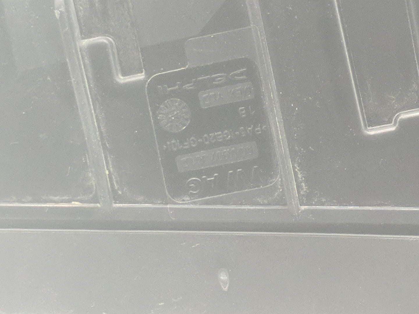 2020-2022 Volkswagen Atlas Fusebox Fuse Box Panel Relay Module P/N:5Q0 937 732 Fits Fits 2020 2021 2022 OEM Used Auto Parts 