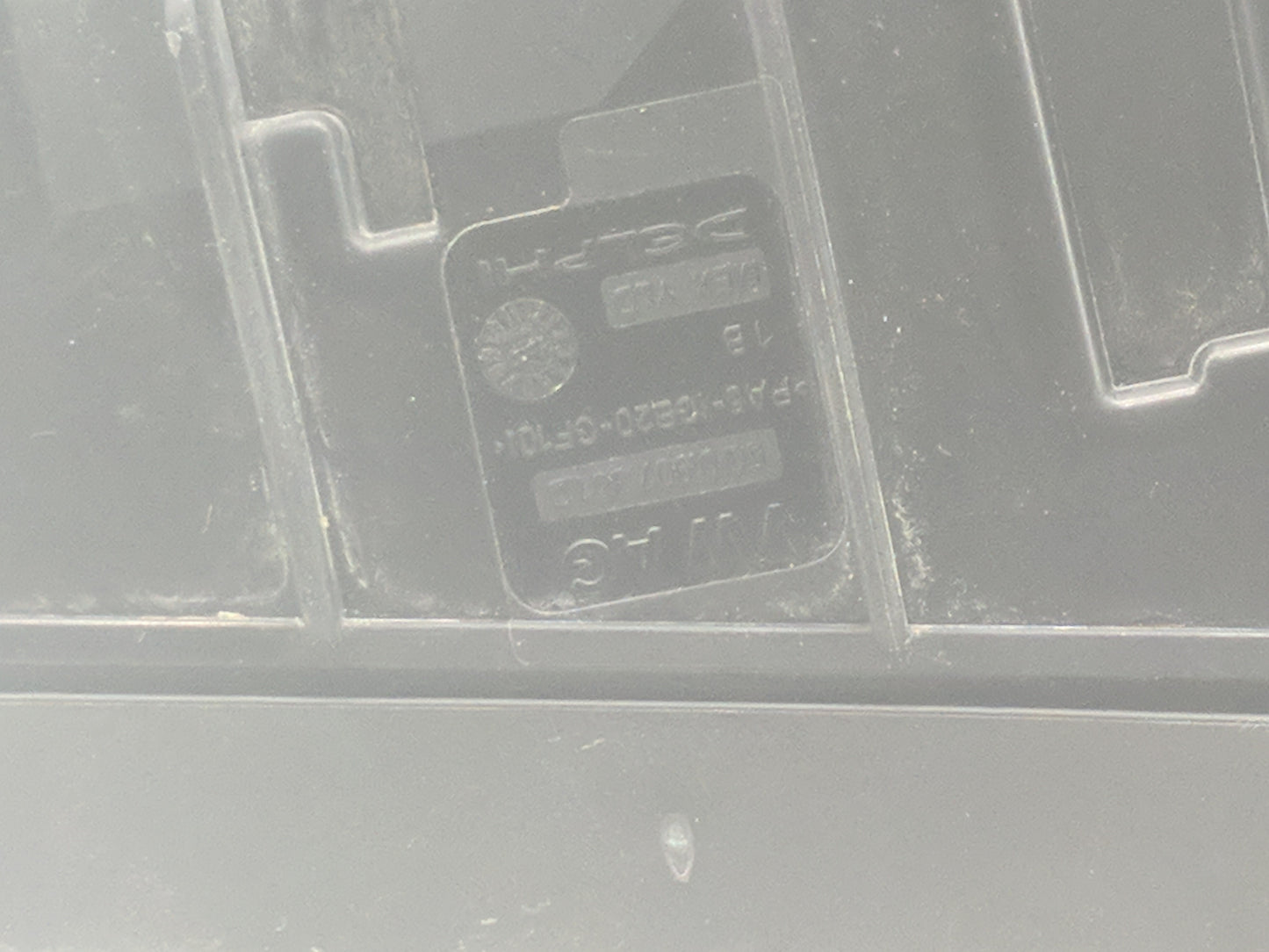 2020-2022 Volkswagen Atlas Fusebox Fuse Box Panel Relay Module P/N:5Q0 937 732 Fits Fits 2020 2021 2022 OEM Used Auto Parts 