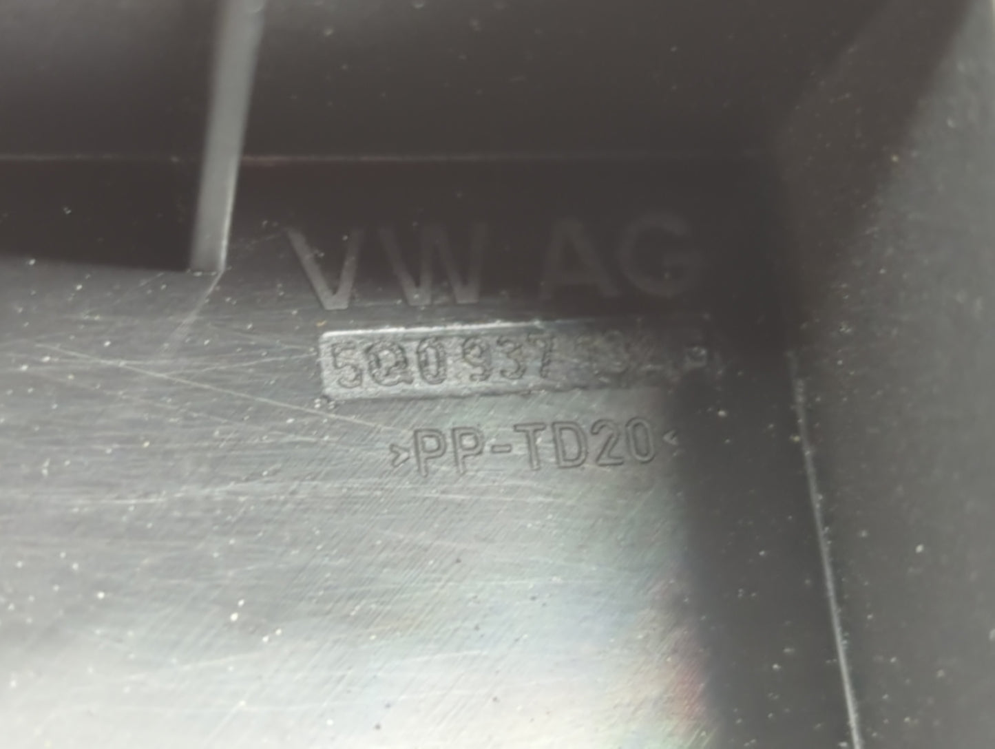 2020-2022 Volkswagen Atlas Fusebox Fuse Box Panel Relay Module P/N:5Q0 937 732 Fits Fits 2020 2021 2022 OEM Used Auto Parts 