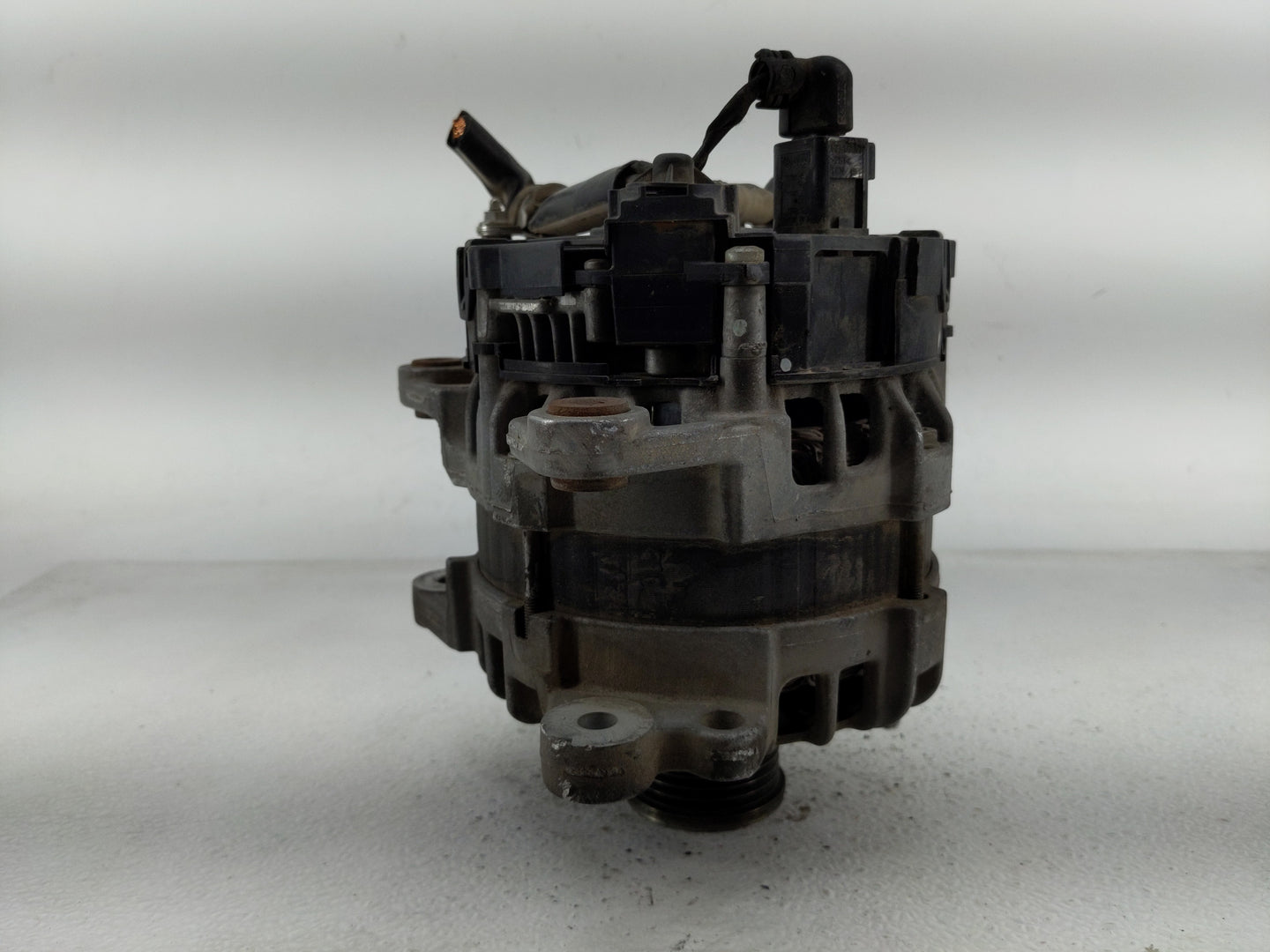 2018-2020 Volkswagen Atlas Alternator Replacement Generator Charging Assembly Engine OEM P/N:03H 903 023 Q Fits OEM Used Aut