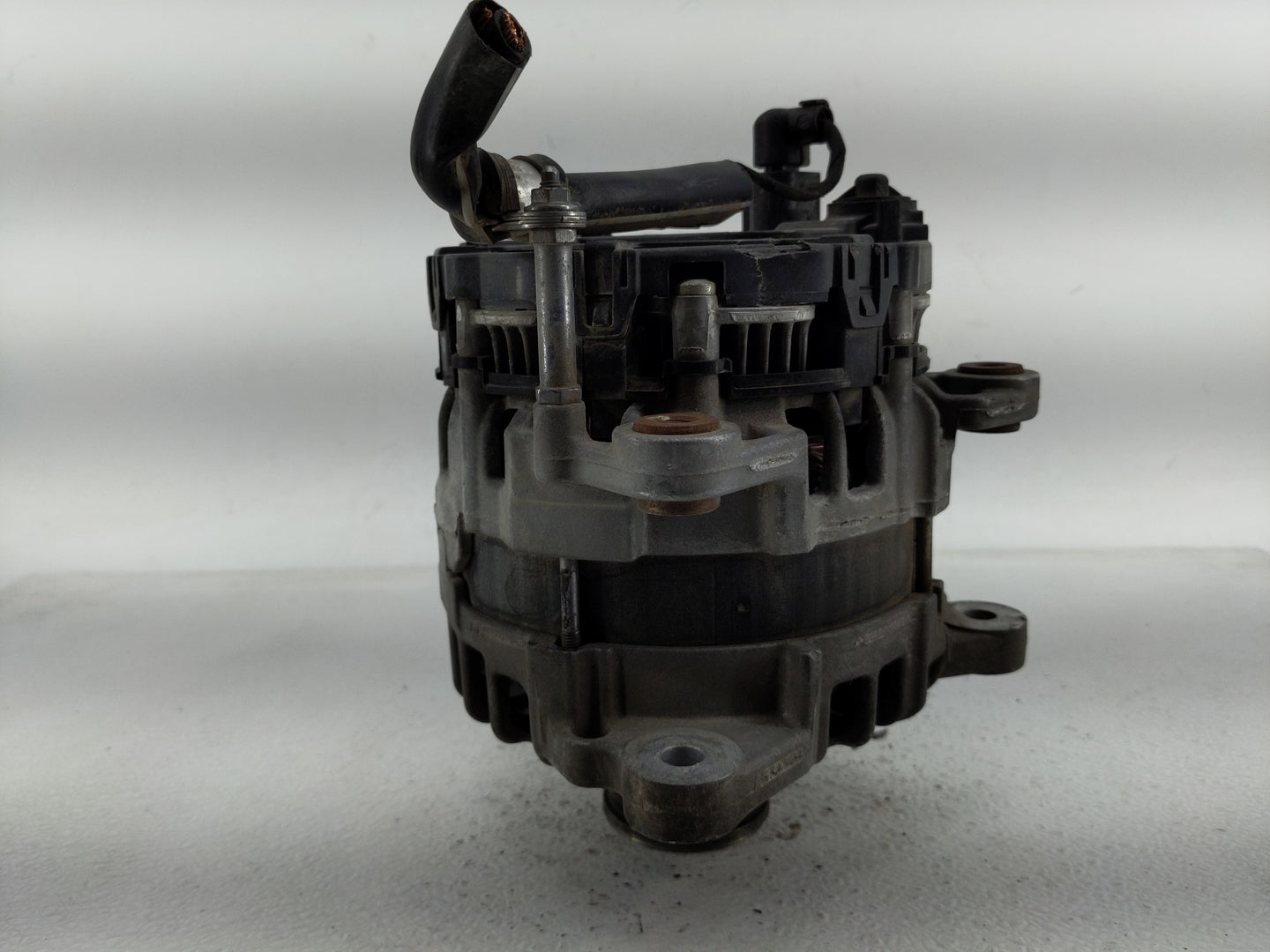 2018-2020 Volkswagen Atlas Alternator Replacement Generator Charging Assembly Engine OEM P/N:03H 903 023 Q Fits OEM Used Aut