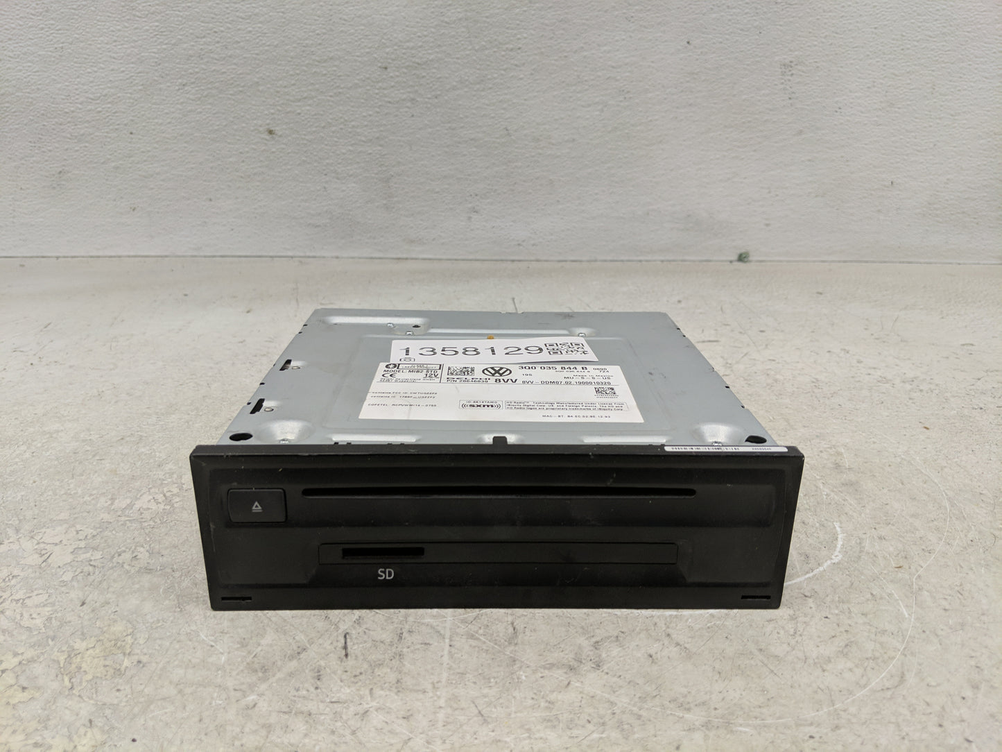 2019 Volkswagen Atlas Radio AM FM Cd Player Receiver Replacement P/N:3Q0 035 844 B Fits Fits 2018 2020 OEM Used Auto Parts -