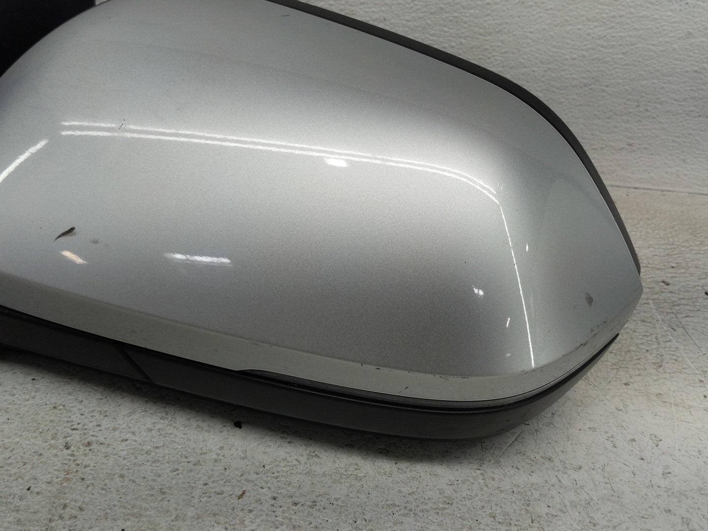 2019 Volkswagen Atlas Driver Side View Mirror - Left Door Mirror OEM Used - Oemusedautoparts1.com