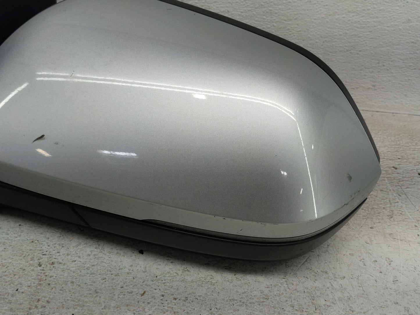 2019 Volkswagen Atlas Driver Side View Mirror - Left Door Mirror OEM Used - Oemusedautoparts1.com
