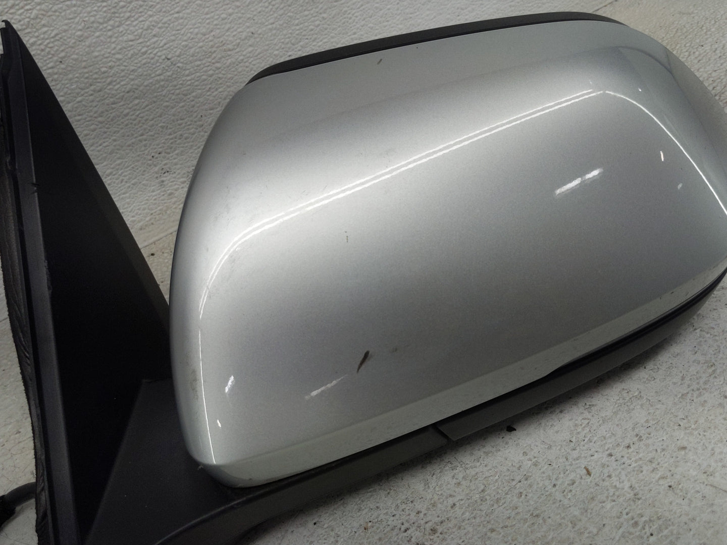 2019 Volkswagen Atlas Driver Side View Mirror - Left Door Mirror OEM Used - Oemusedautoparts1.com
