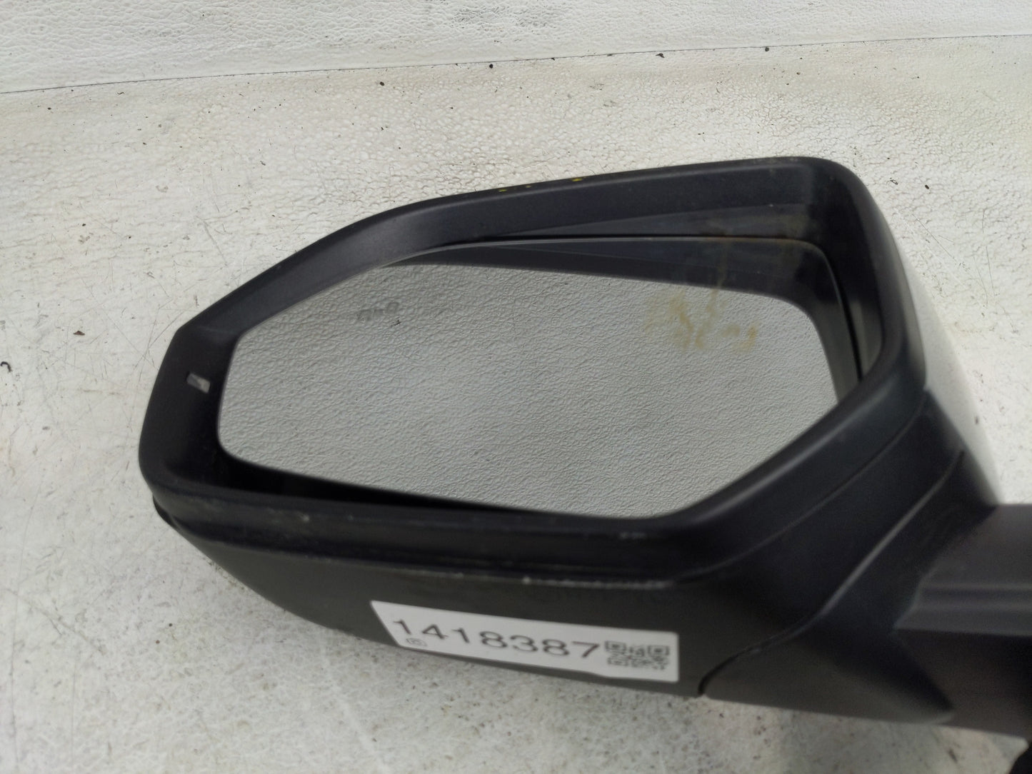 2019 Volkswagen Atlas Driver Side View Mirror - Left Door Mirror OEM Used - Oemusedautoparts1.com