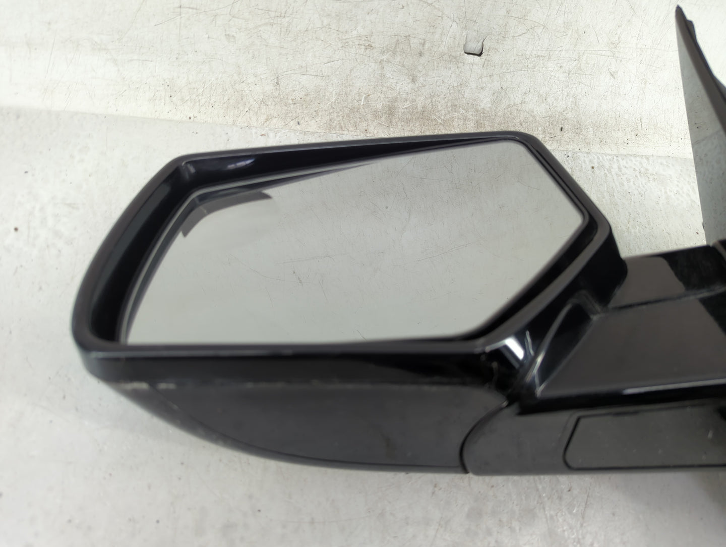 2019 Volkswagen Atlas Driver Side View Mirror - Left Door Mirror OEM Used - Oemusedautoparts1.com