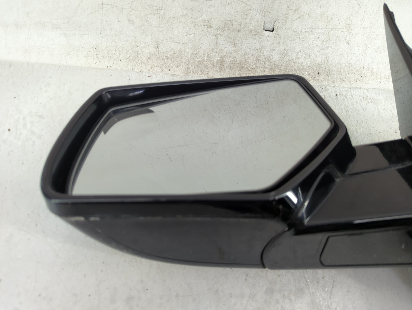 2019 Volkswagen Atlas Driver Side View Mirror - Left Door Mirror OEM Used - Oemusedautoparts1.com