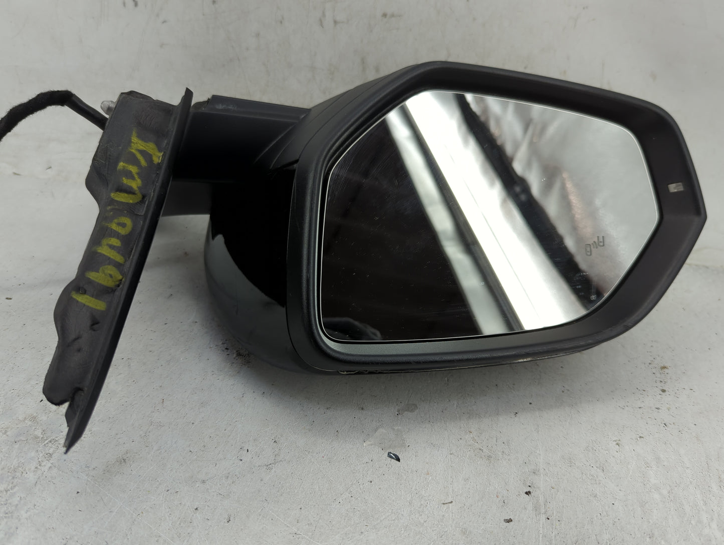 2019 Volkswagen Atlas Driver Side View Mirror - Left Door Mirror OEM Used - Oemusedautoparts1.com