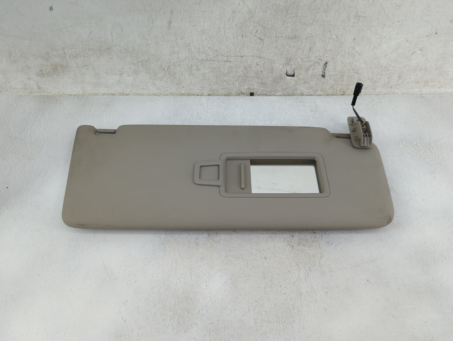 2018-2022 Volkswagen Atlas Sun Visor Shade Replacement Passenger Right Mirror Fits Fits 2018 2019 2020 2021 2022 OEM Used Au