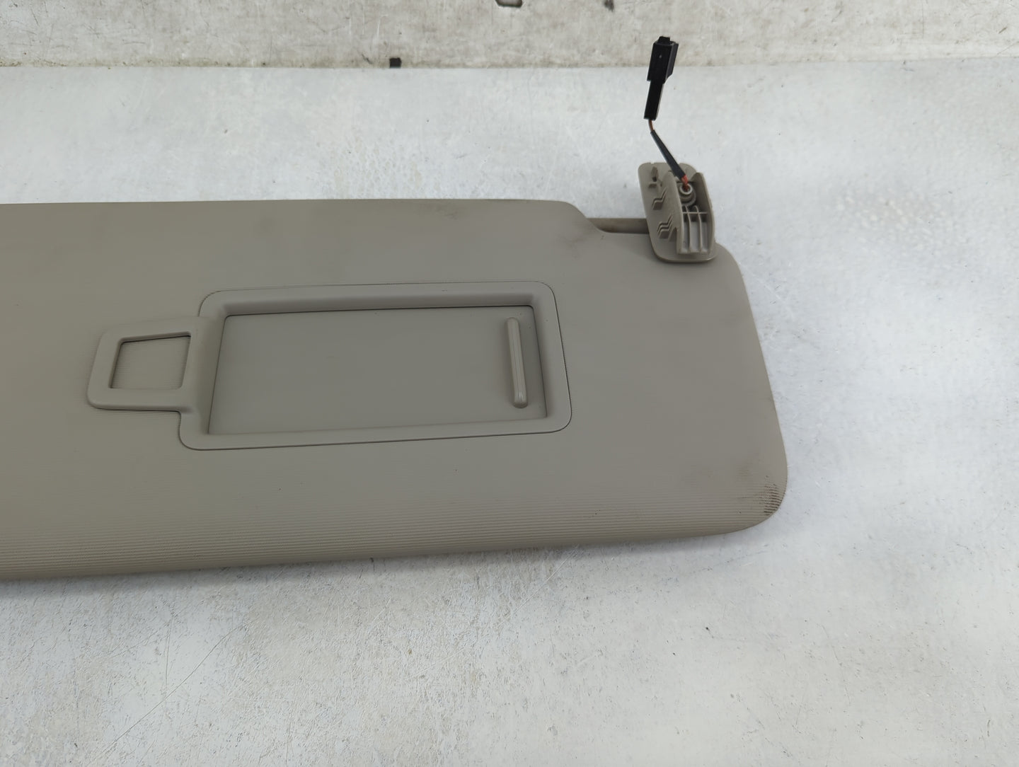 2018-2022 Volkswagen Atlas Sun Visor Shade Replacement Passenger Right Mirror Fits Fits 2018 2019 2020 2021 2022 OEM Used Au