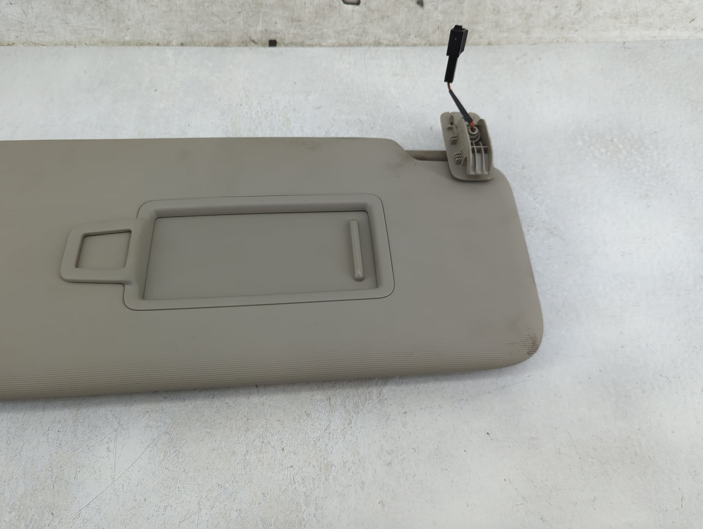 2018-2022 Volkswagen Atlas Sun Visor Shade Replacement Passenger Right Mirror Fits Fits 2018 2019 2020 2021 2022 OEM Used Au