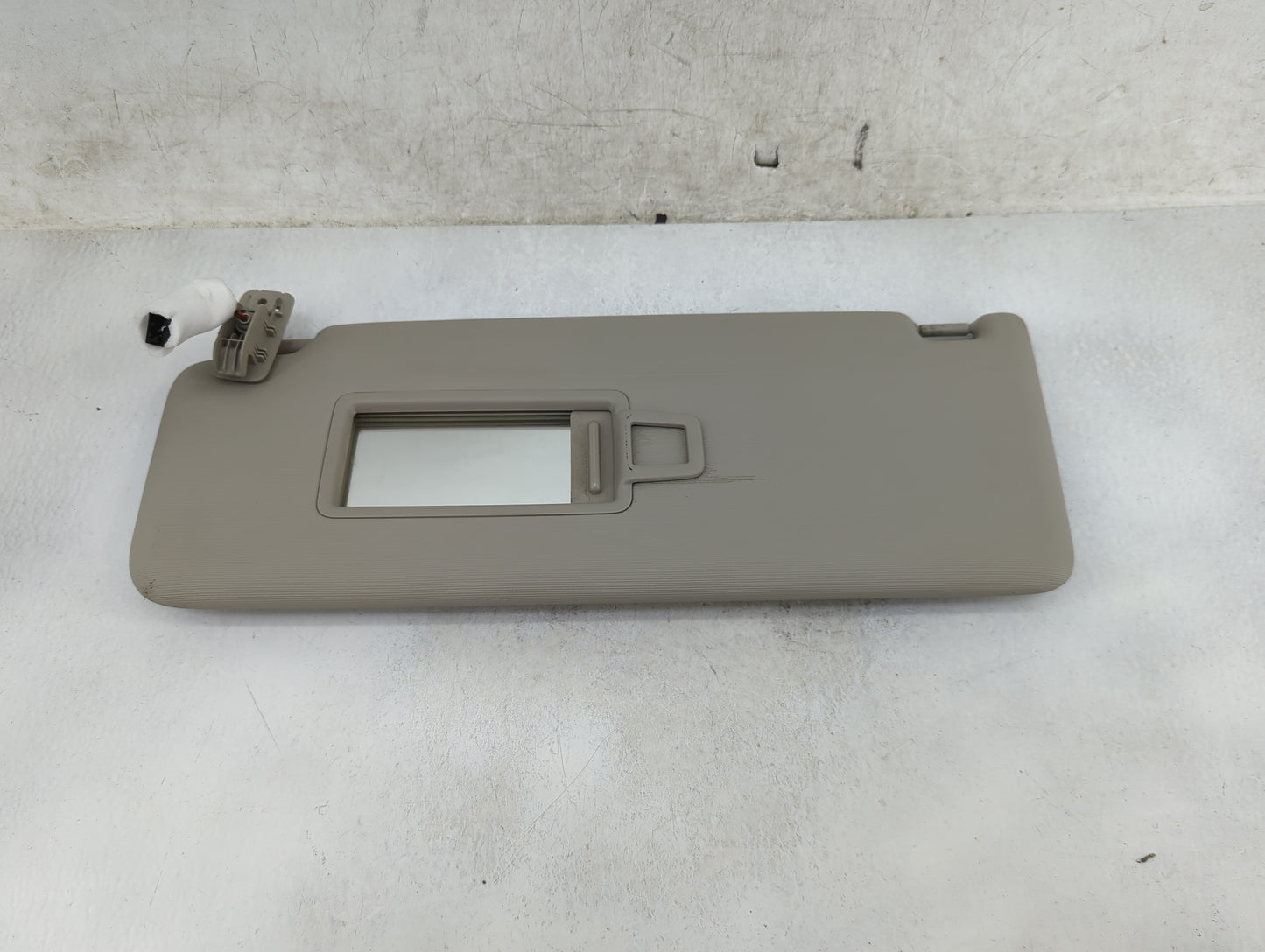 2020-2022 Volkswagen Atlas Sun Visor Shade Replacement Driver Left Mirror Fits Fits 2020 2021 2022 OEM Used Auto Parts - Oem