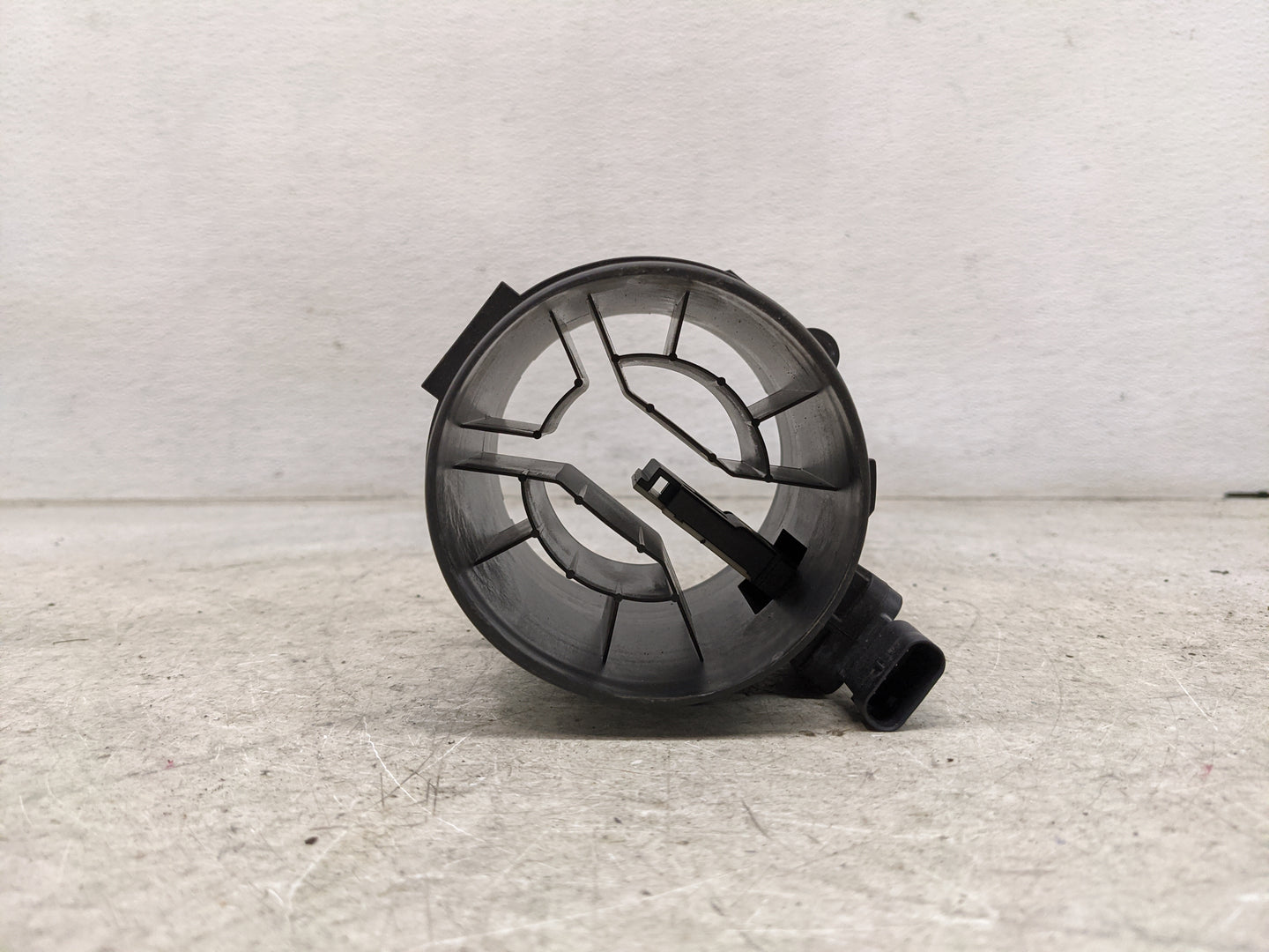 2018-2022 Volkswagen Atlas Mass Air Flow Meter Maf 1485608 - Oemusedautoparts1.com