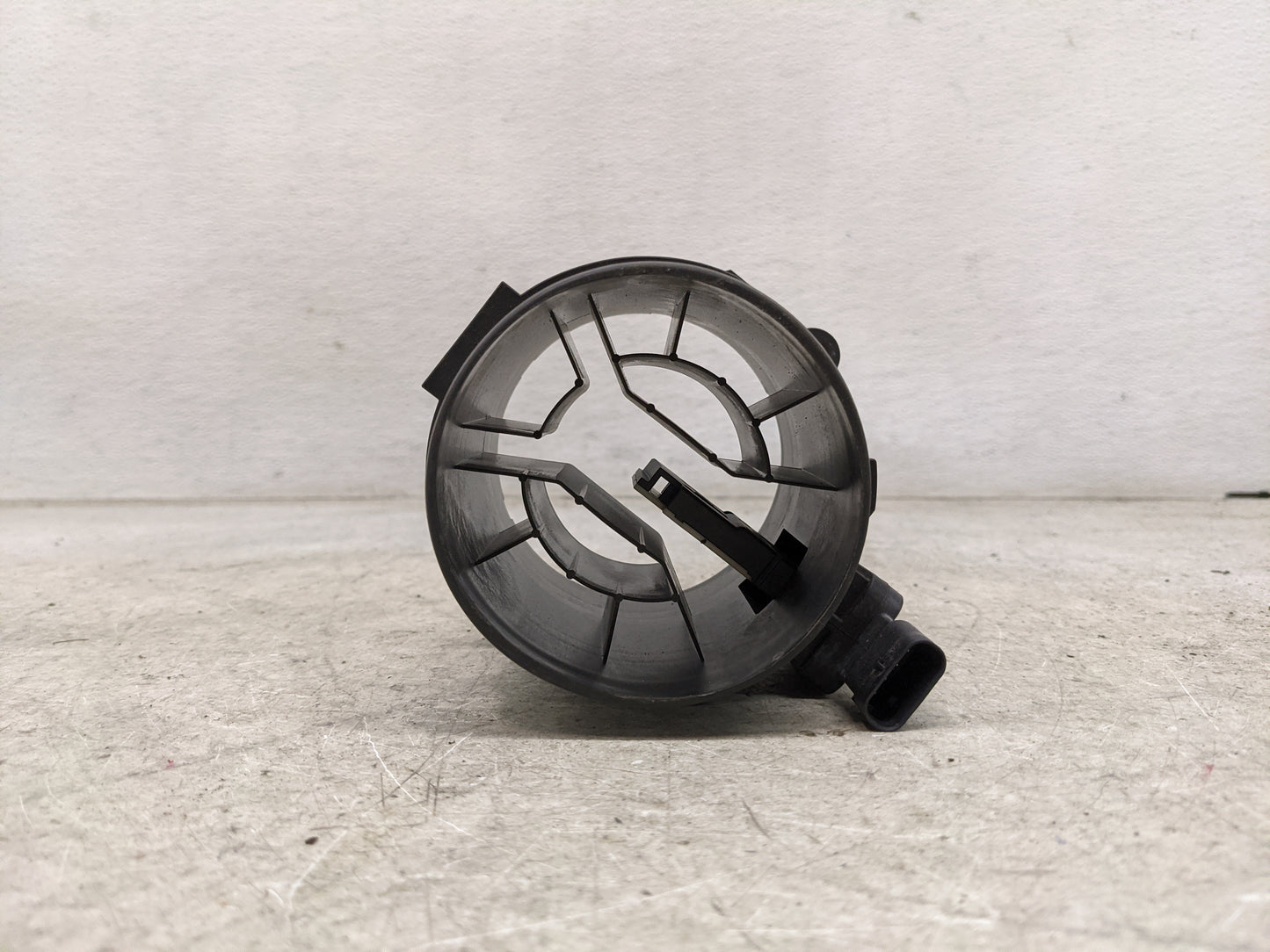 2018-2022 Volkswagen Atlas Mass Air Flow Meter Maf 1485608 - Oemusedautoparts1.com