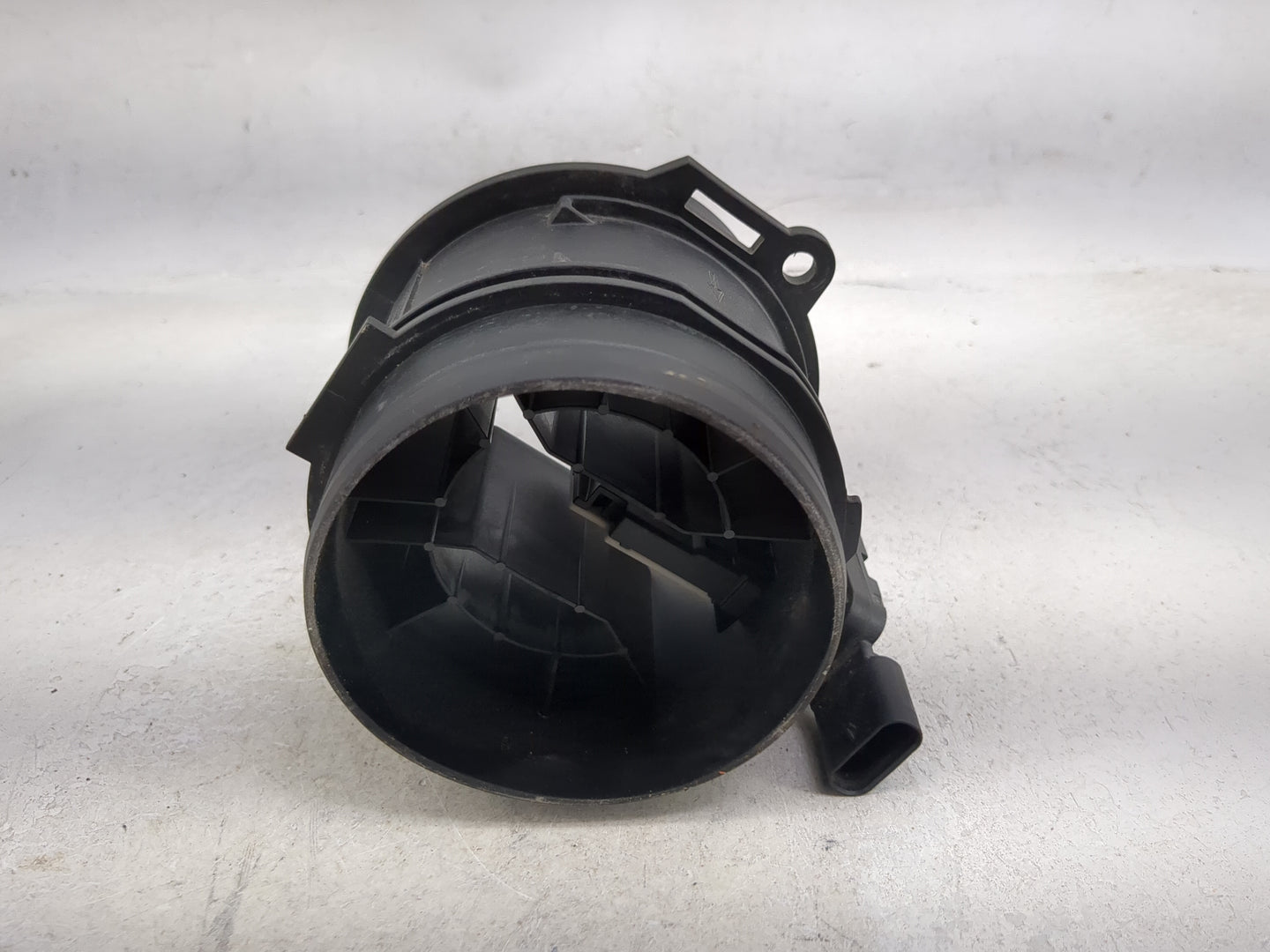 2018-2022 Volkswagen Atlas Mass Air Flow Meter Maf 1486603 - Oemusedautoparts1.com
