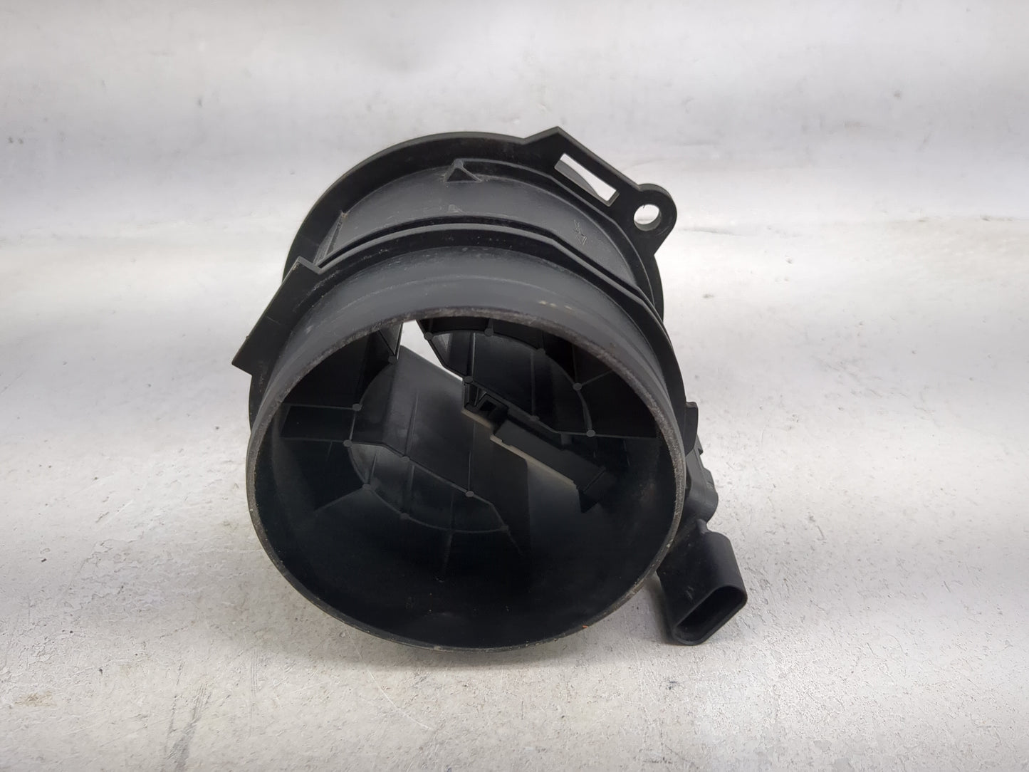 2018-2022 Volkswagen Atlas Mass Air Flow Meter Maf 1486603 - Oemusedautoparts1.com
