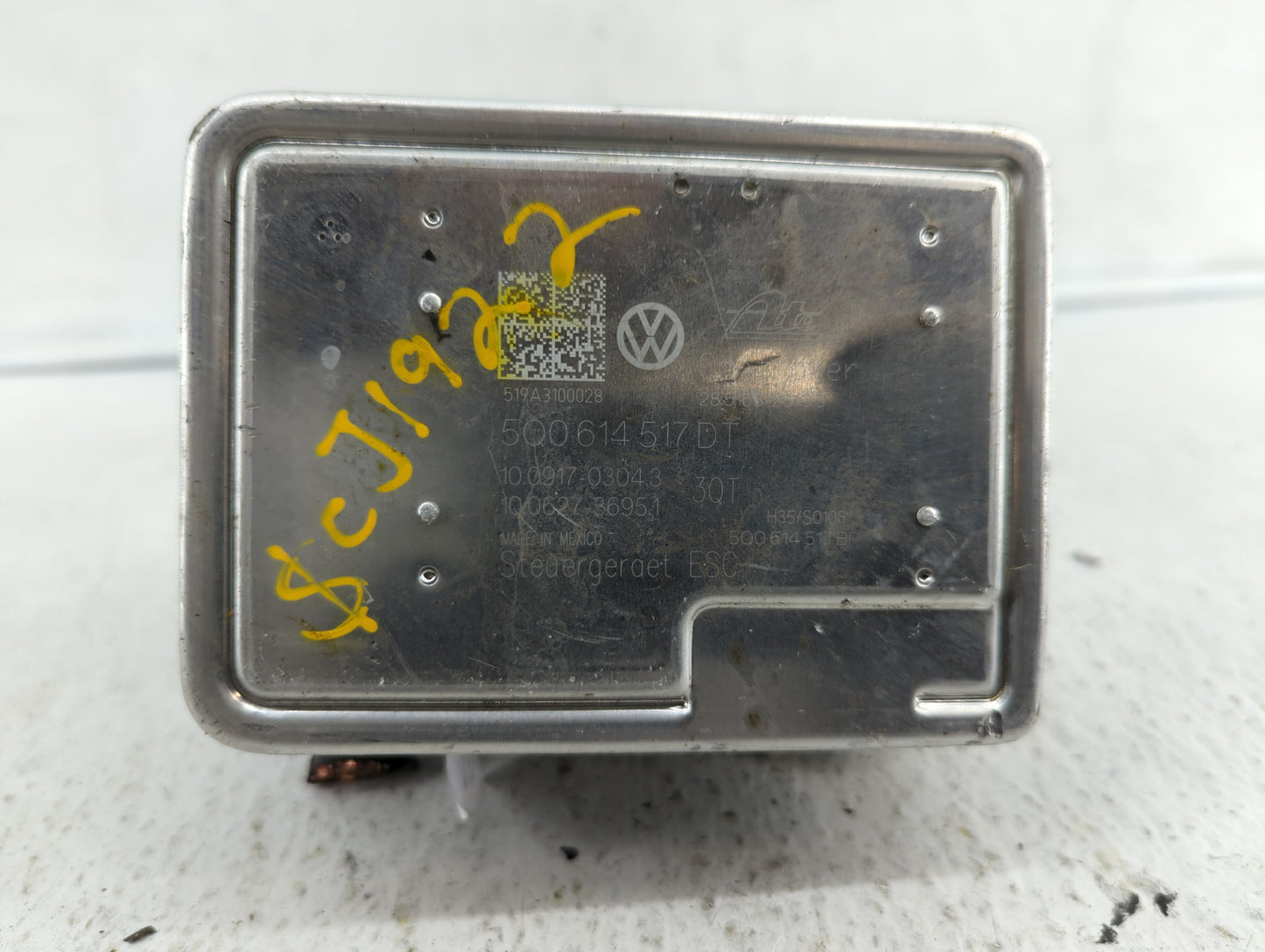 2018-2019 Volkswagen Atlas ABS Pump Control Module Replacement P/N:5Q0 614 517 Fits Fits 2018 2019 OEM Used Auto Parts - Oem