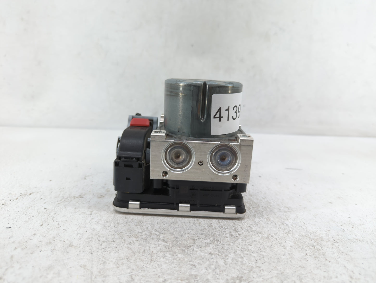 2019 Volkswagen Atlas ABS Pump Control Module Replacement P/N:5Q0 614 517 Fits OEM Used Auto Parts - Oemusedautoparts1.com