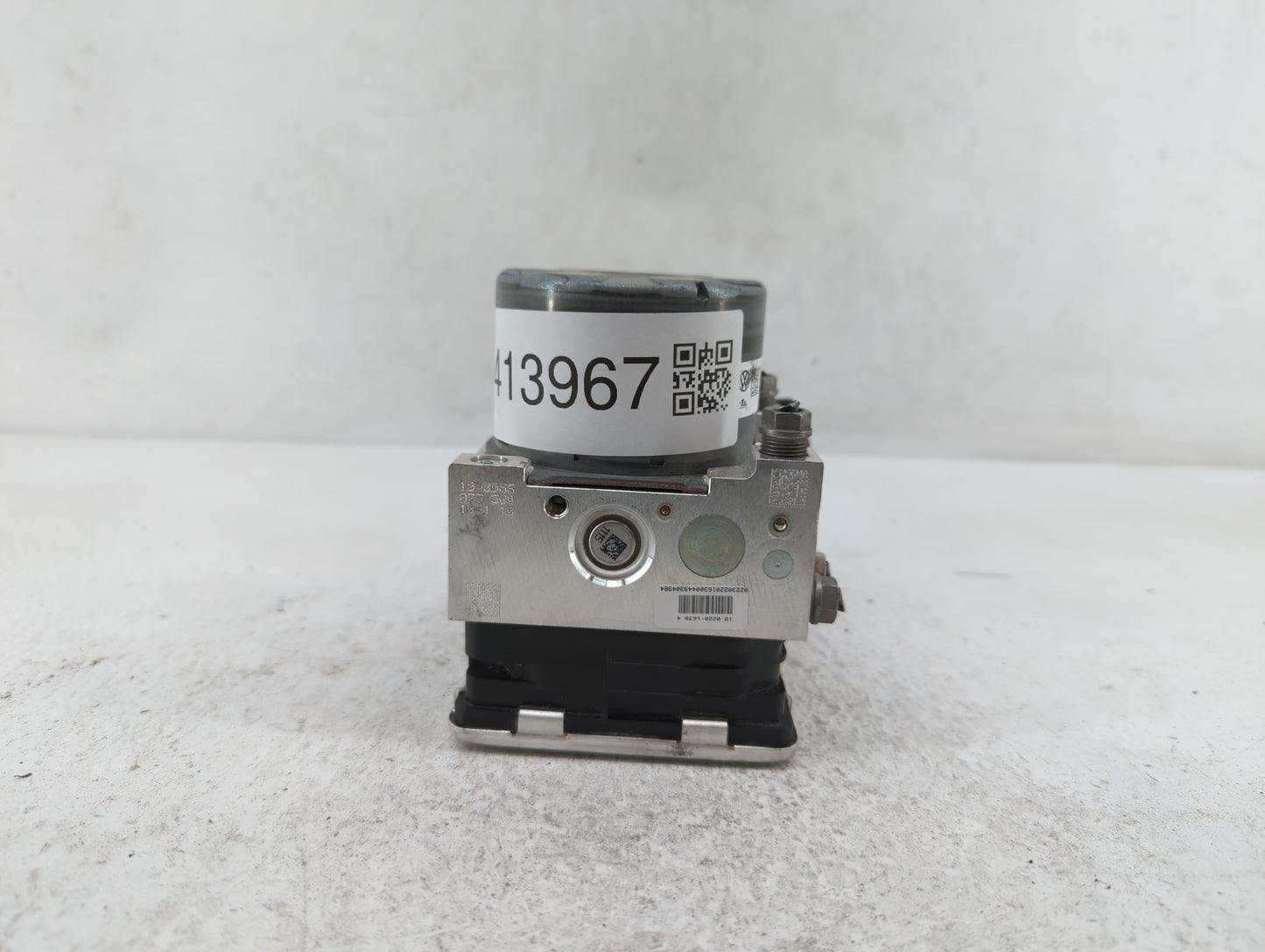 2019 Volkswagen Atlas ABS Pump Control Module Replacement P/N:5Q0 614 517 Fits OEM Used Auto Parts - Oemusedautoparts1.com