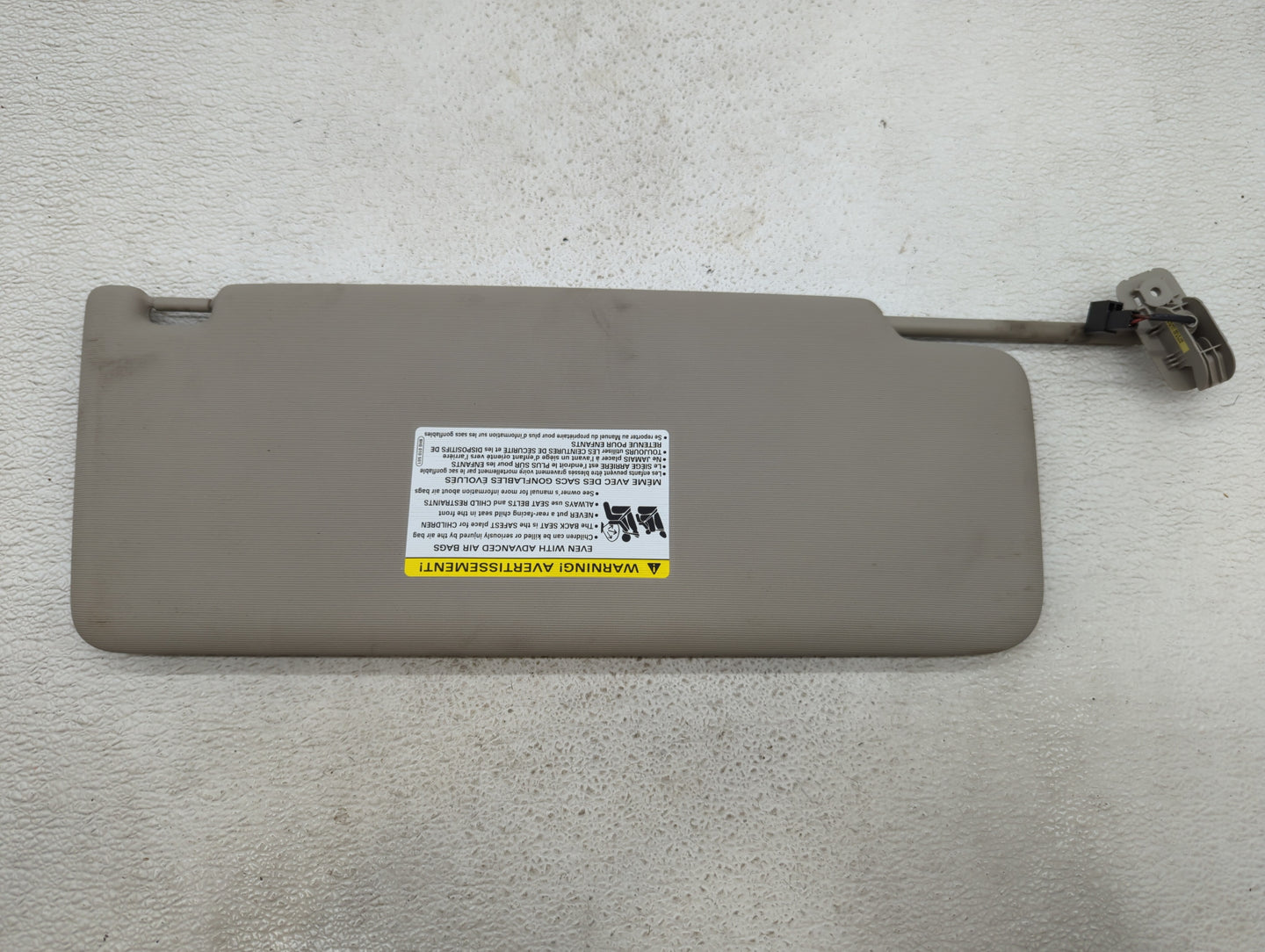 2020-2022 Volkswagen Atlas Sun Visor Shade Replacement Driver Left Mirror Fits Fits 2020 2021 2022 OEM Used Auto Parts - Oem