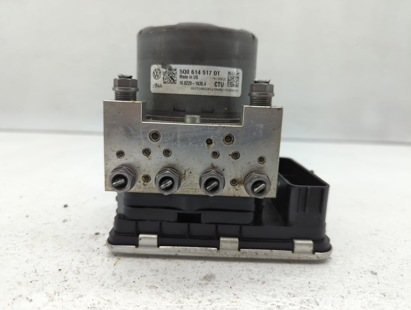 2019 Volkswagen Atlas ABS Pump Control Module Replacement P/N:5Q0 614 517 DT 5Q0 614 517 FE Fits OEM Used Auto Parts - Oemus