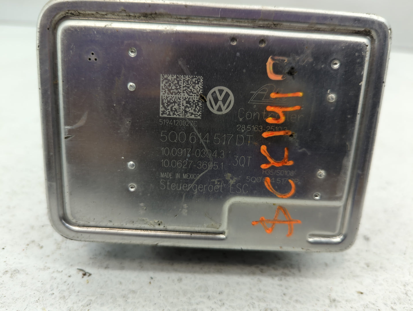 2019 Volkswagen Atlas ABS Pump Control Module Replacement P/N:5Q0 614 517 DT 5Q0 614 517 FE Fits OEM Used Auto Parts - Oemus