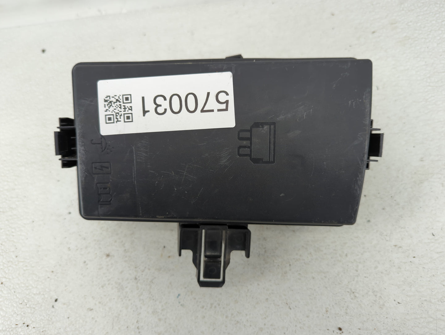 2020-2022 Volkswagen Atlas Fusebox Fuse Box Panel Relay Module P/N:5Q0.907.361.D Fits Fits 2020 2021 2022 OEM Used Auto Part