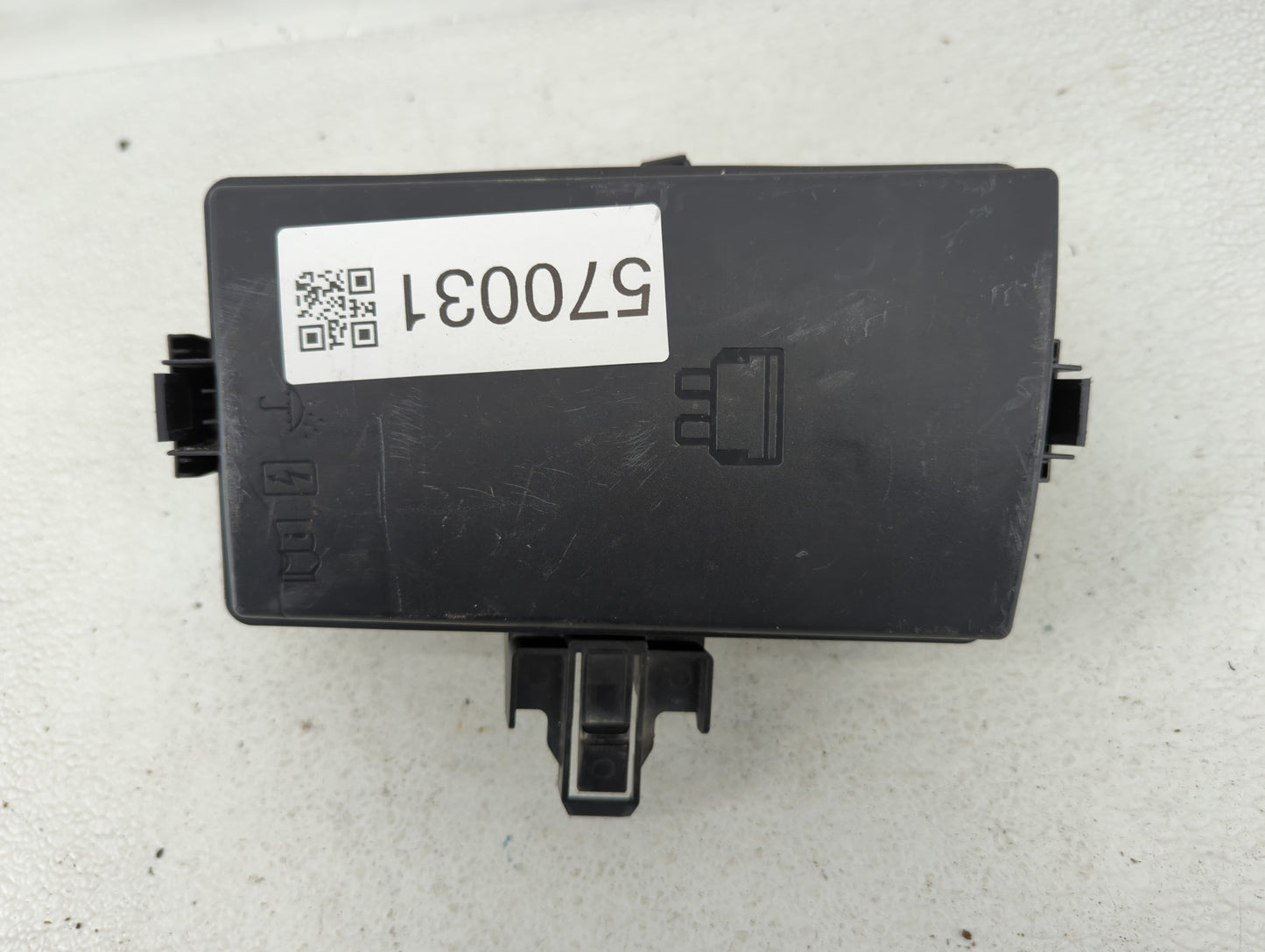 2020-2022 Volkswagen Atlas Fusebox Fuse Box Panel Relay Module P/N:5Q0.907.361.D Fits Fits 2020 2021 2022 OEM Used Auto Part