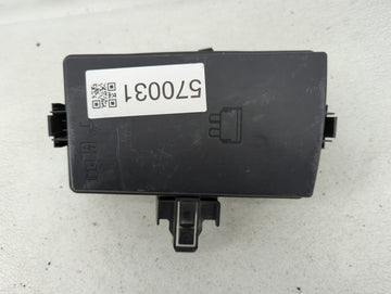 2020-2022 Volkswagen Atlas Fusebox Fuse Box Panel Relay Module P/N:5Q0.907.361.D Fits Fits 2020 2021 2022 OEM Used Auto Part
