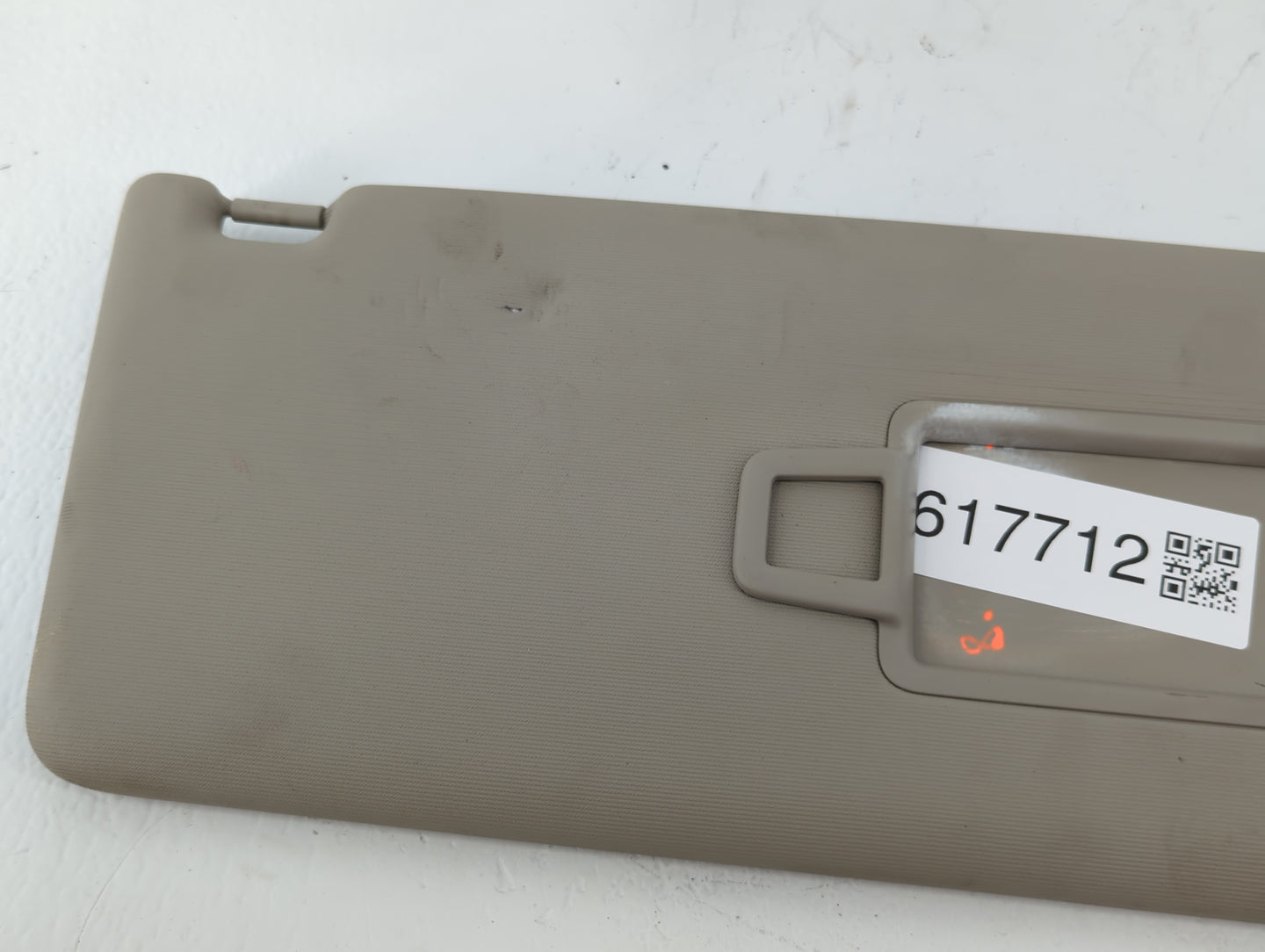 2020-2022 Volkswagen Atlas Sun Visor Shade Replacement Driver Left Mirror Fits Fits 2020 2021 2022 OEM Used Auto Parts - Oem