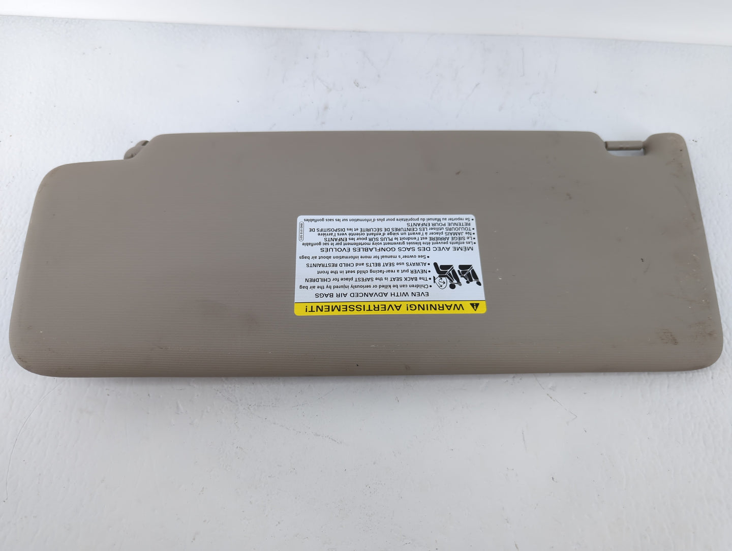 2020-2022 Volkswagen Atlas Sun Visor Shade Replacement Driver Left Mirror Fits Fits 2020 2021 2022 OEM Used Auto Parts - Oem