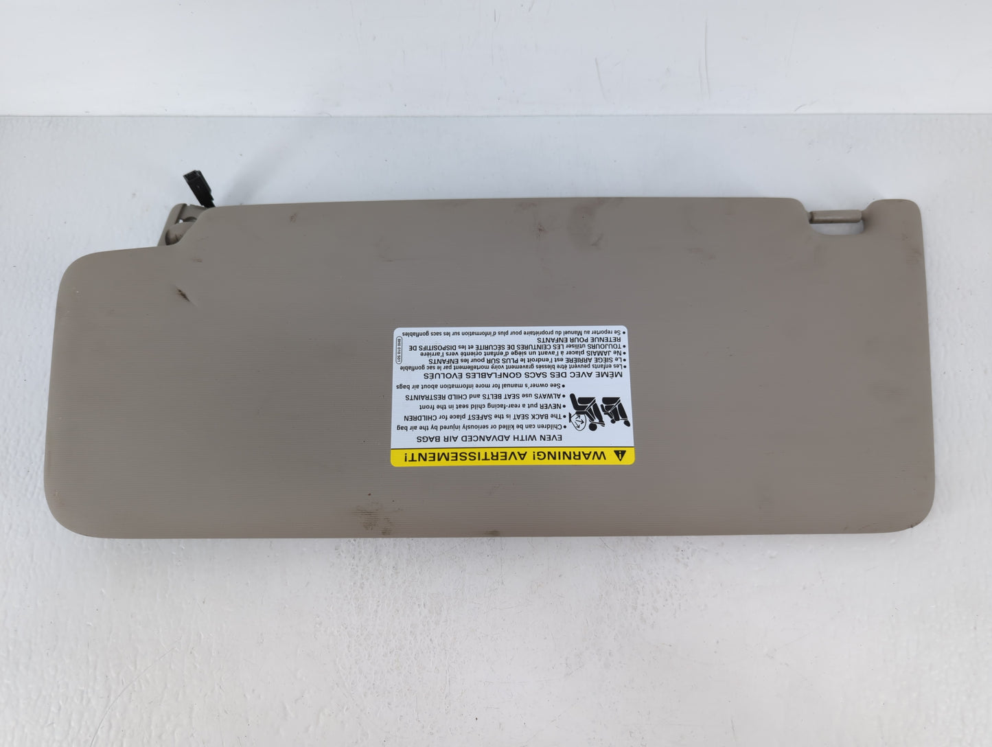 2020-2022 Volkswagen Atlas Sun Visor Shade Replacement Driver Left Mirror Fits Fits 2020 2021 2022 OEM Used Auto Parts - Oem