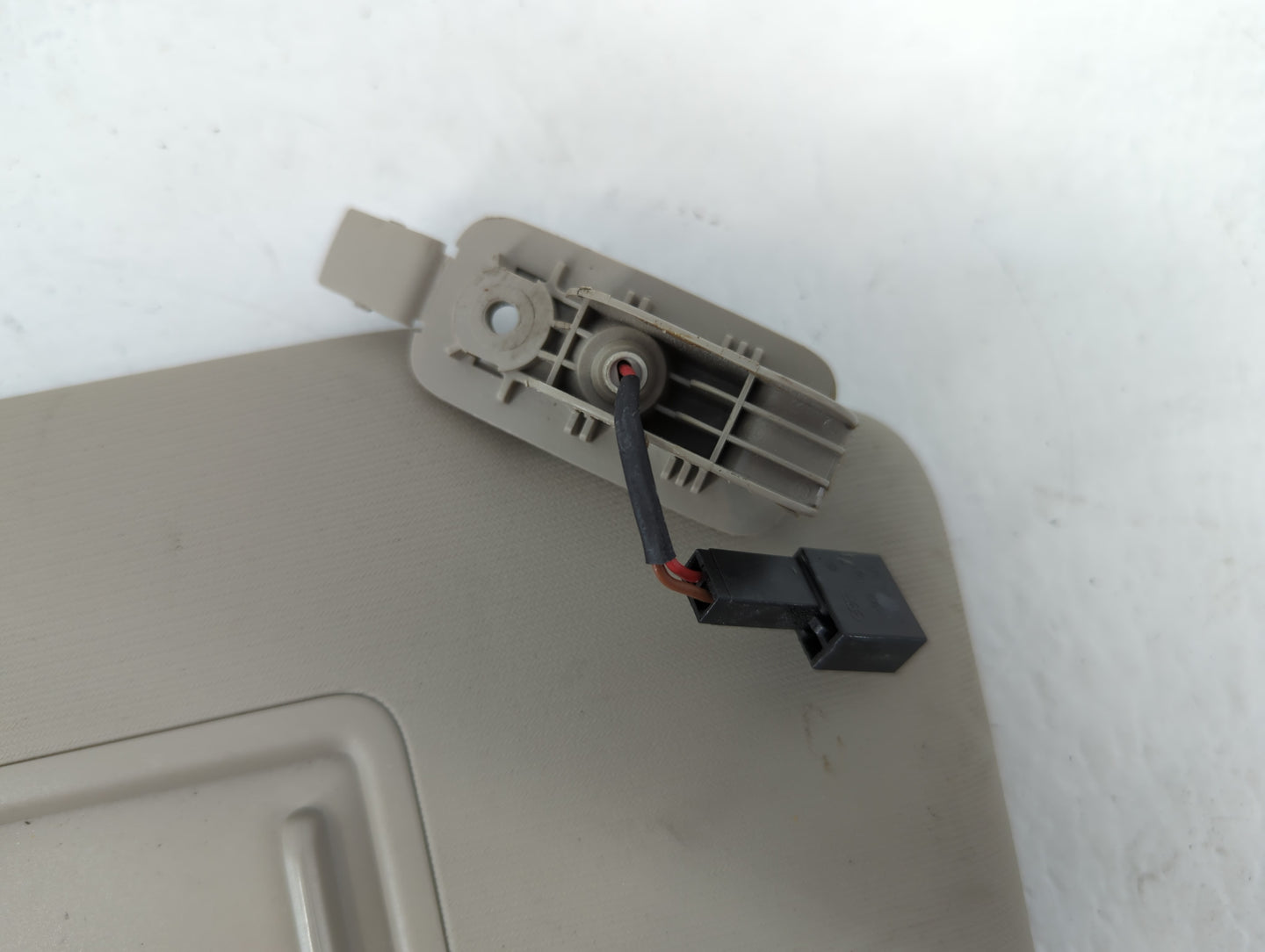 2020-2022 Volkswagen Atlas Sun Visor Shade Replacement Passenger Right Mirror Fits Fits 2020 2021 2022 OEM Used Auto Parts -