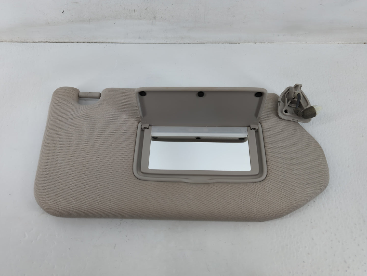 2018-2022 Volkswagen Atlas Sun Visor Shade Replacement Passenger Right Mirror Fits Fits 2018 2019 2020 2021 2022 OEM Used Au