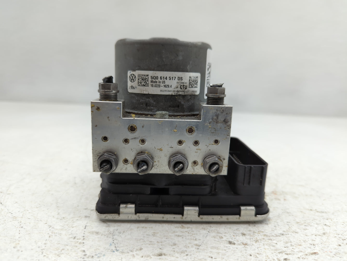 2019 Volkswagen Atlas ABS Pump Control Module Replacement P/N:5Q0 614 517 DS Fits OEM Used Auto Parts - Oemusedautoparts1.co