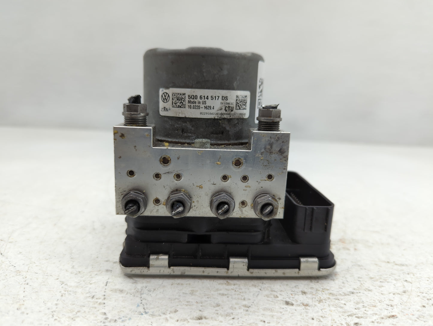 2019 Volkswagen Atlas ABS Pump Control Module Replacement P/N:5Q0 614 517 DS Fits OEM Used Auto Parts - Oemusedautoparts1.co