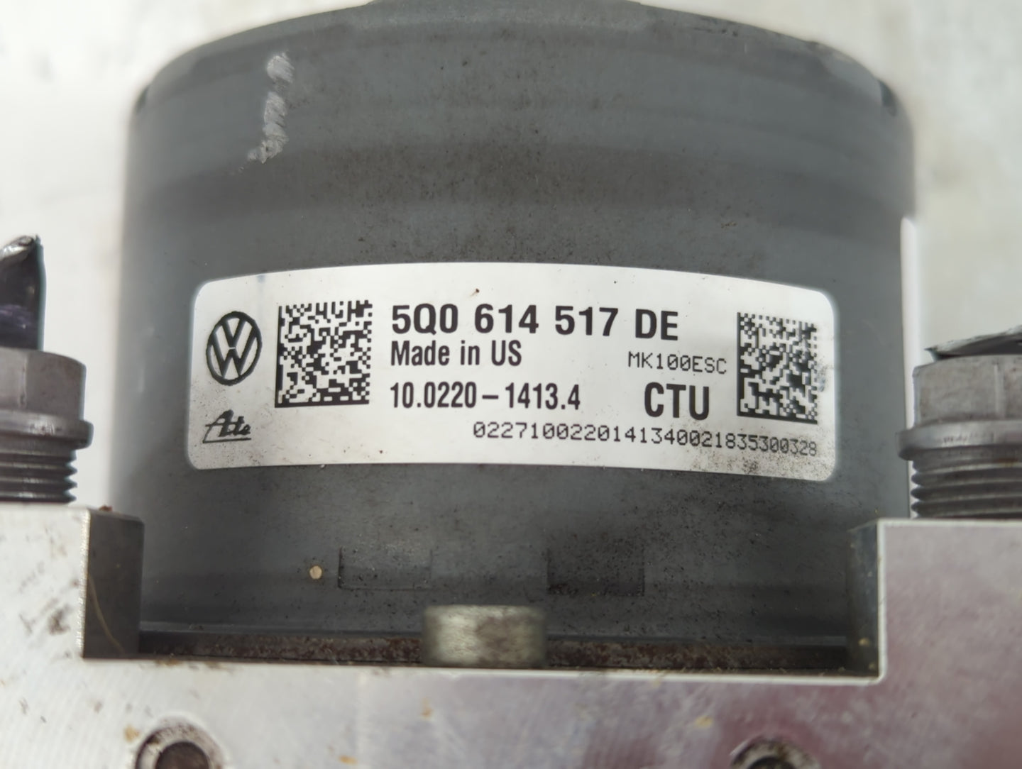 2019 Volkswagen Atlas ABS Pump Control Module Replacement P/N:5Q0 614 517 Fits OEM Used Auto Parts - Oemusedautoparts1.com