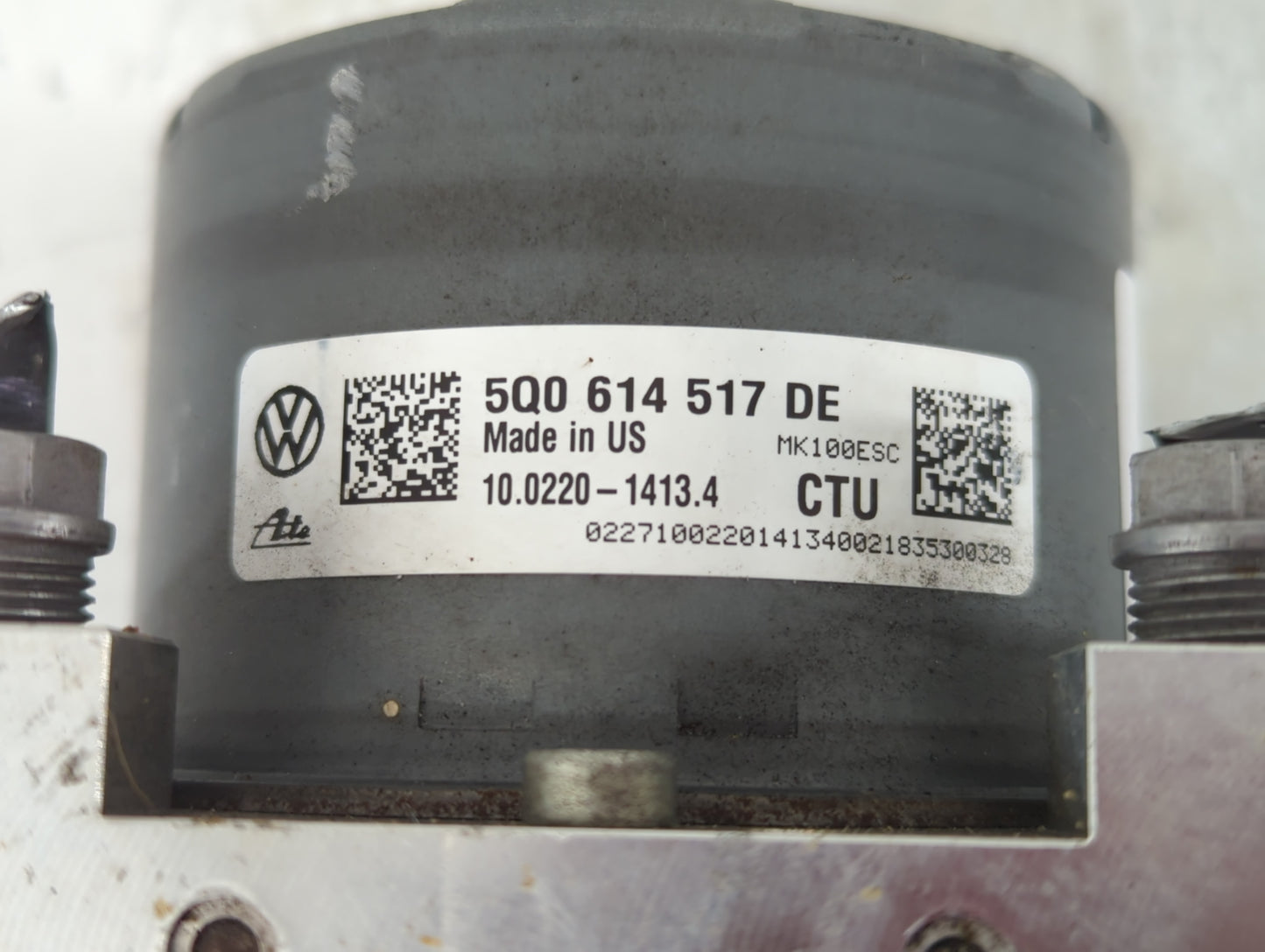 2019 Volkswagen Atlas ABS Pump Control Module Replacement P/N:5Q0 614 517 Fits OEM Used Auto Parts - Oemusedautoparts1.com