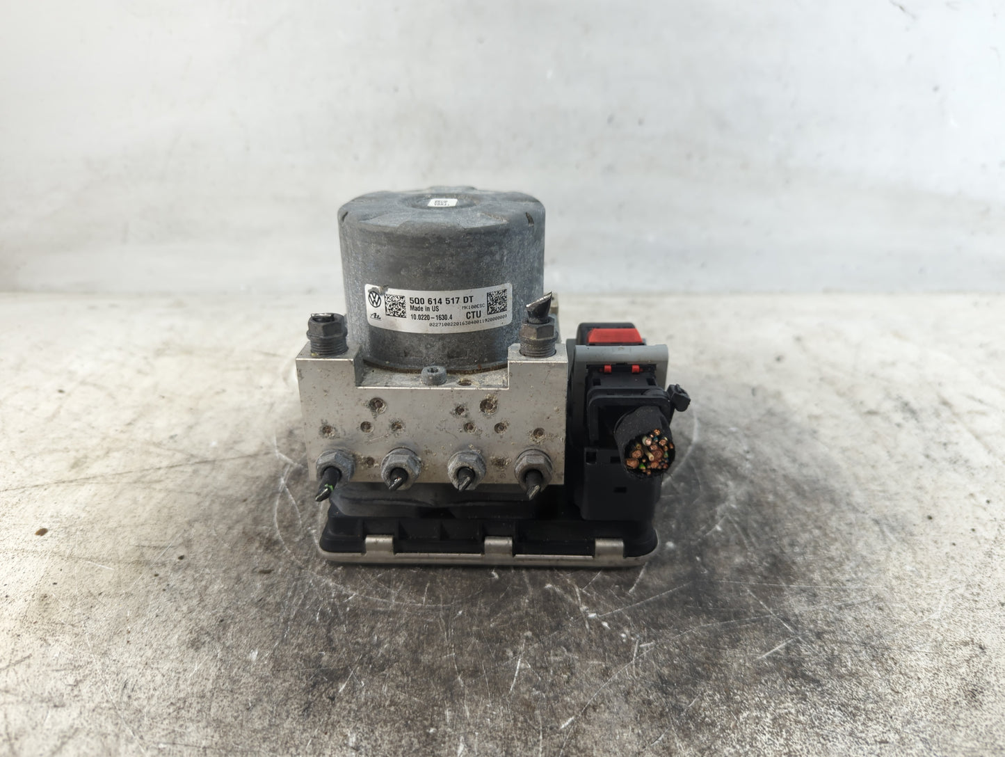 2019 Volkswagen Atlas ABS Pump Control Module Replacement P/N:5Q0 614 517 DT Fits OEM Used Auto Parts - Oemusedautoparts1.co