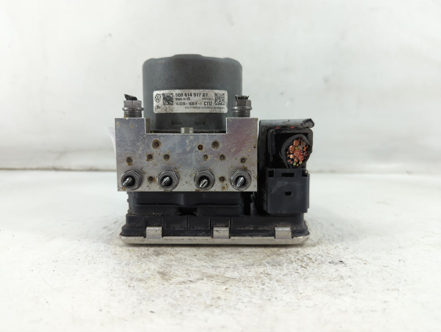 2019 Volkswagen Atlas ABS Pump Control Module Replacement P/N:5Q0 614 517 DT Fits OEM Used Auto Parts - Oemusedautoparts1.co