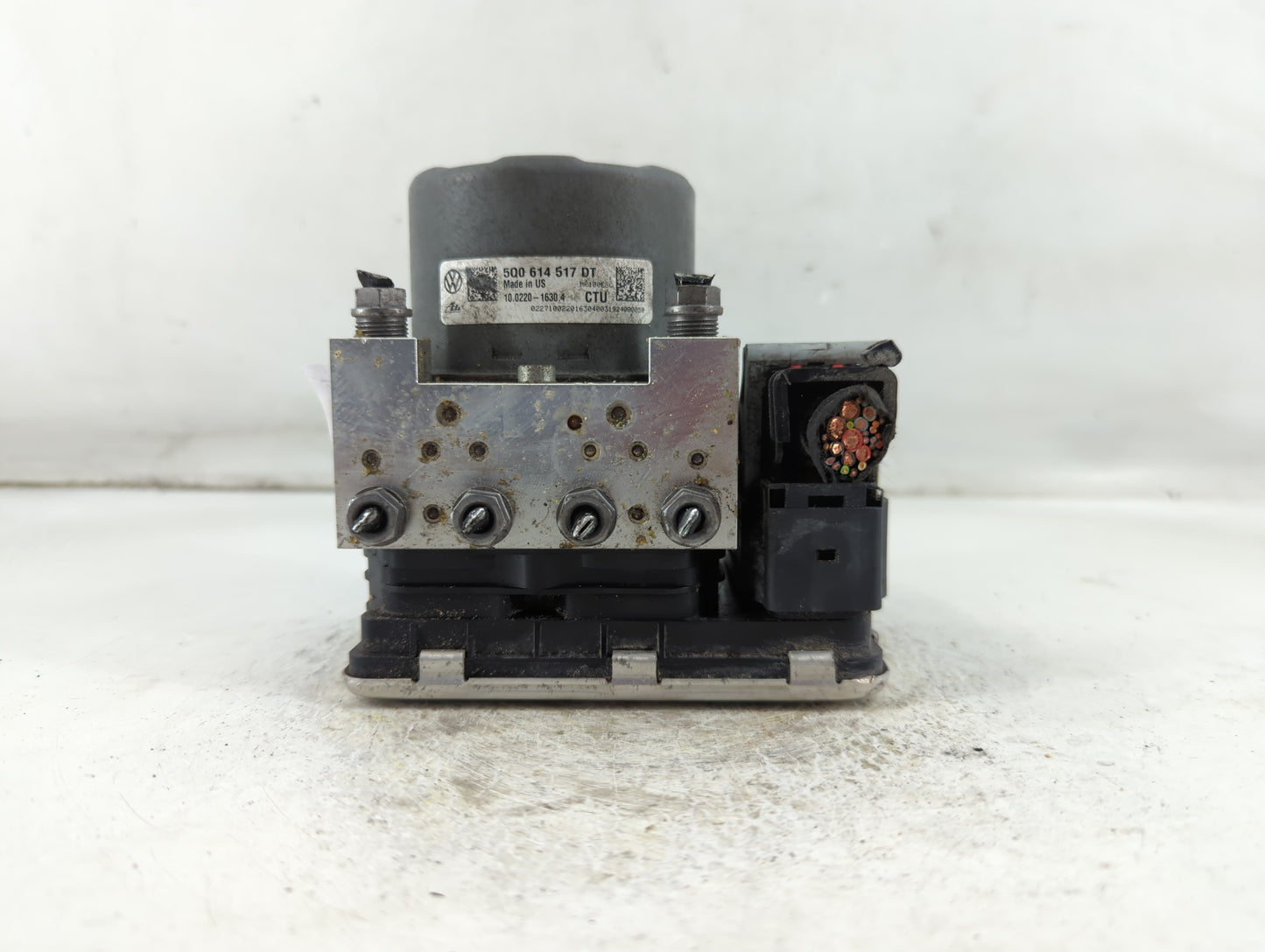 2019 Volkswagen Atlas ABS Pump Control Module Replacement P/N:5Q0 614 517 DT Fits OEM Used Auto Parts - Oemusedautoparts1.co