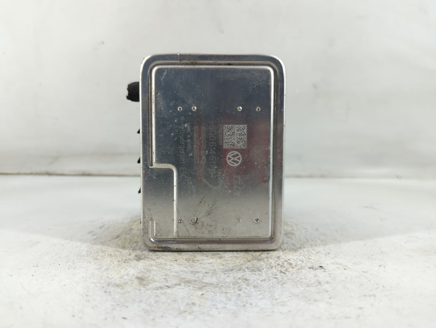 2019 Volkswagen Atlas ABS Pump Control Module Replacement P/N:5Q0 614 517 DT Fits OEM Used Auto Parts - Oemusedautoparts1.co