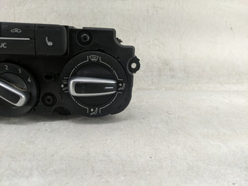 2017-2019 Volkswagen Beetle Climate Control Module Temperature AC/Heater Replacement Fits Fits 2017 2018 2019 OEM Used Auto Parts